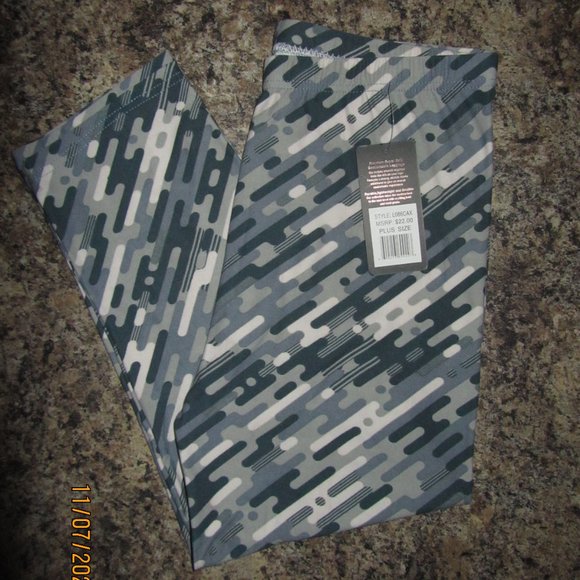 Women's Super soft capris/leggings Size Plus Size NWT - Picture 1 of 3